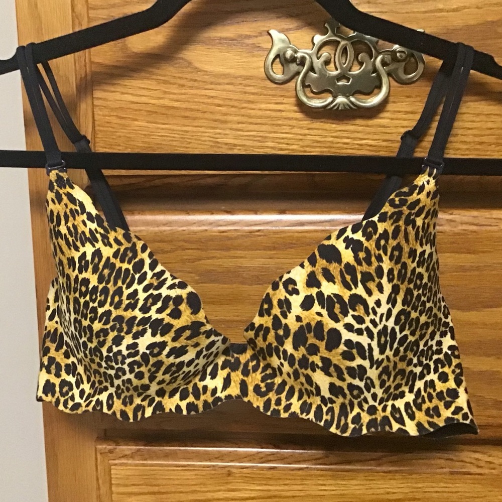 Victoria’s Secret Secret Embrace Push Up Sz 34C